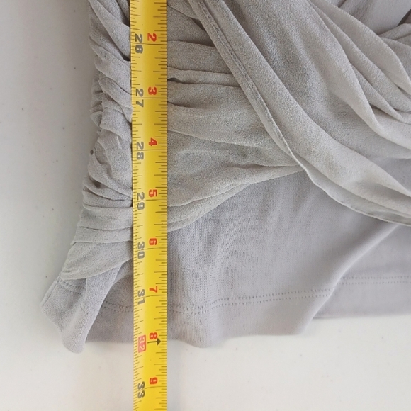 Alice + Olivia Crissy One Sleeve Goddess Light Grey Silk Blend Mini Wrap Dress - Picture 12 of 13